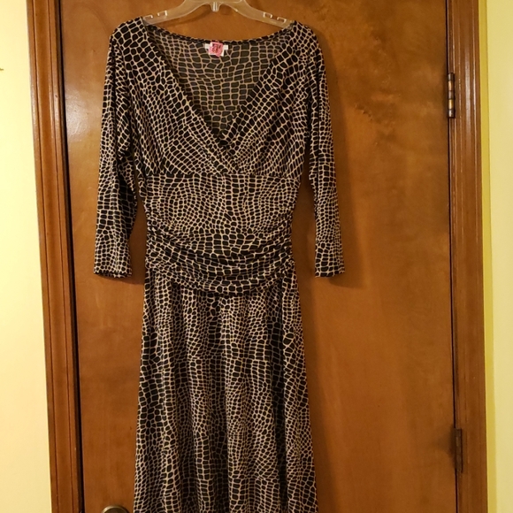 Faux wrap leopard print dress - Picture 2 of 5